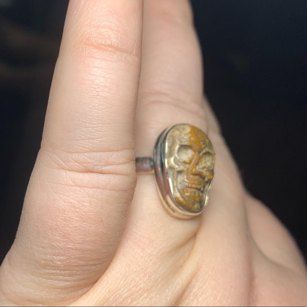 Solid Sterling Carved Jasper Skull Ring - image 4